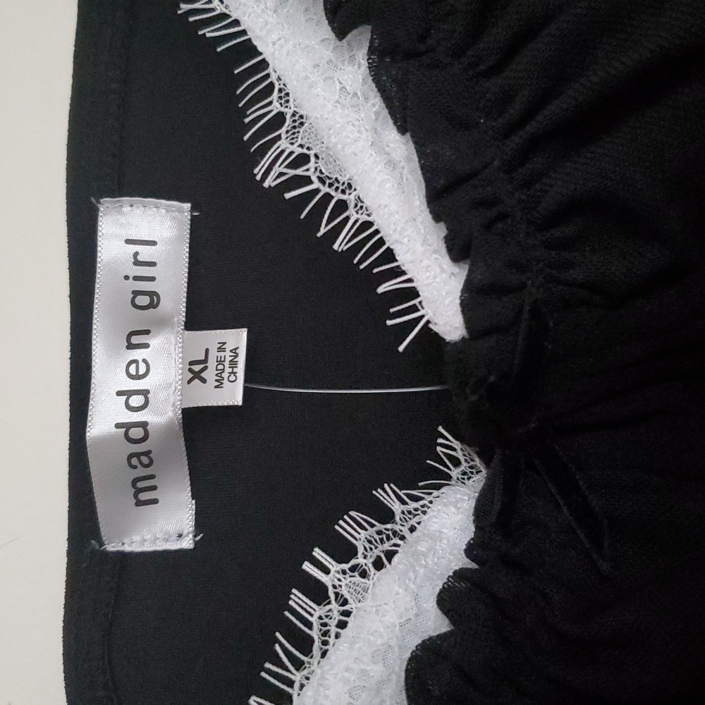 *NWT* Madden Girl's Black and White Peek A Boo Lace Bustier - Picture 9 of 16